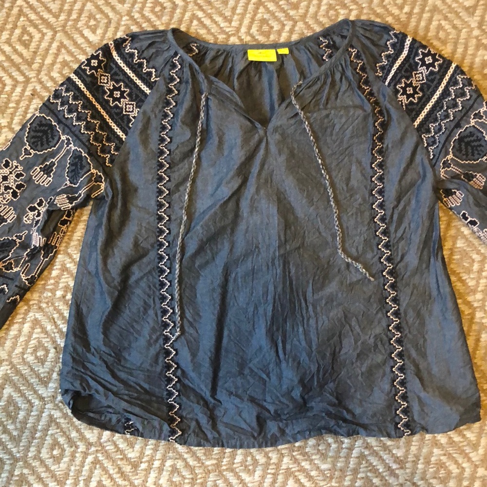 Beautiful Embroidered Roberta Roller Rabbit Blouse